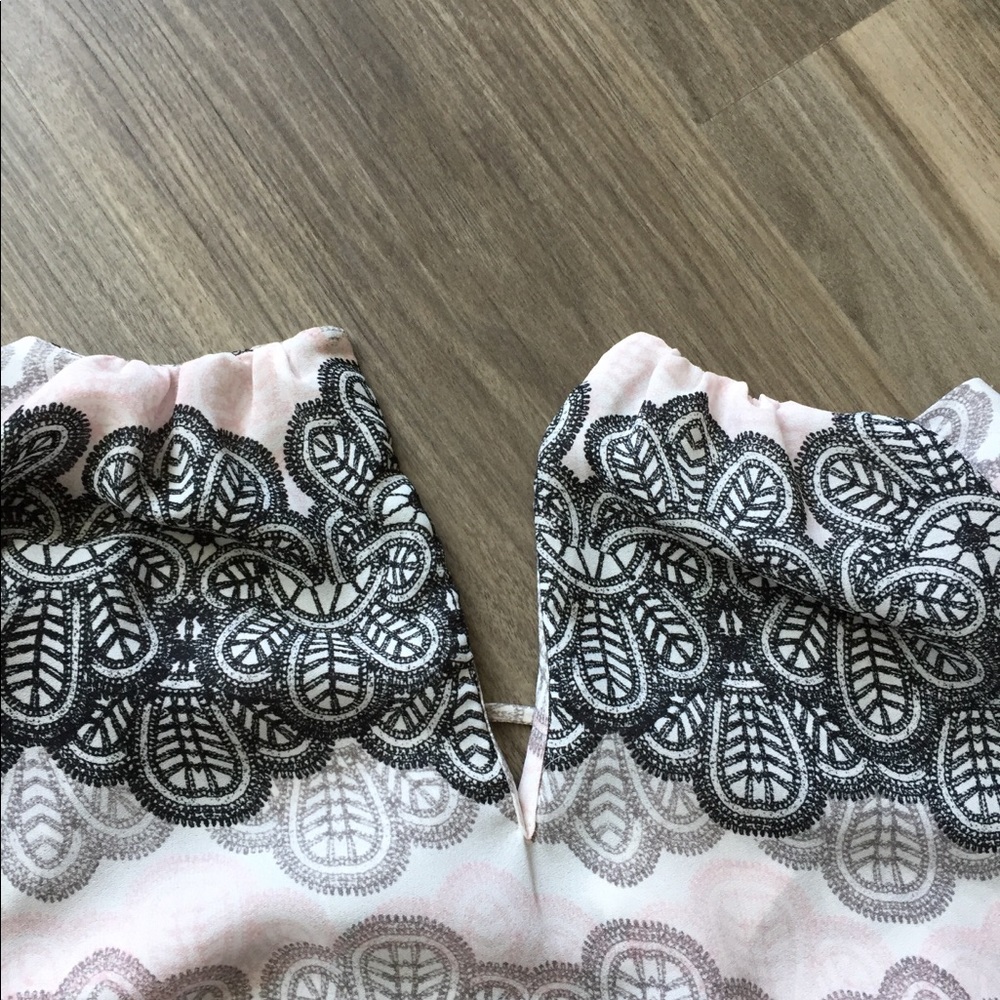 Women’s Light Pink, Gray, & Black Tank Top Size M - Picture 7 of 8